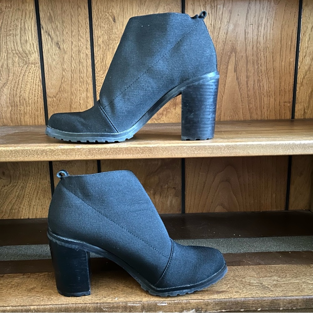 Ellen Tracy Black Stretch Textile Minnie Lug Chunky Sole Shooties Boots, size 8M - Picture 4 of 11